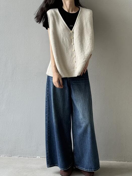 骨格ストレートVネックニットベスト