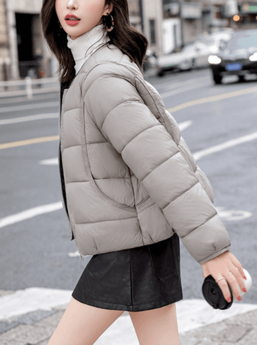 骨格ストレートラウンドネックライトダウンコート