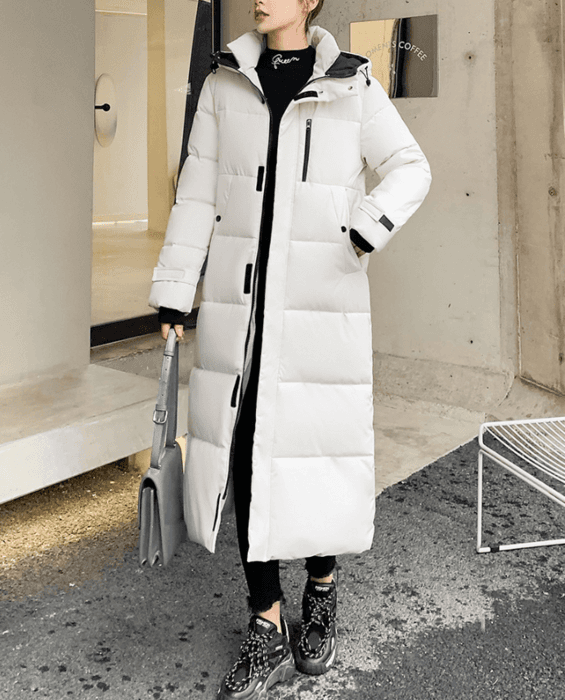 骨格ストレートフード付きロングダウンコート