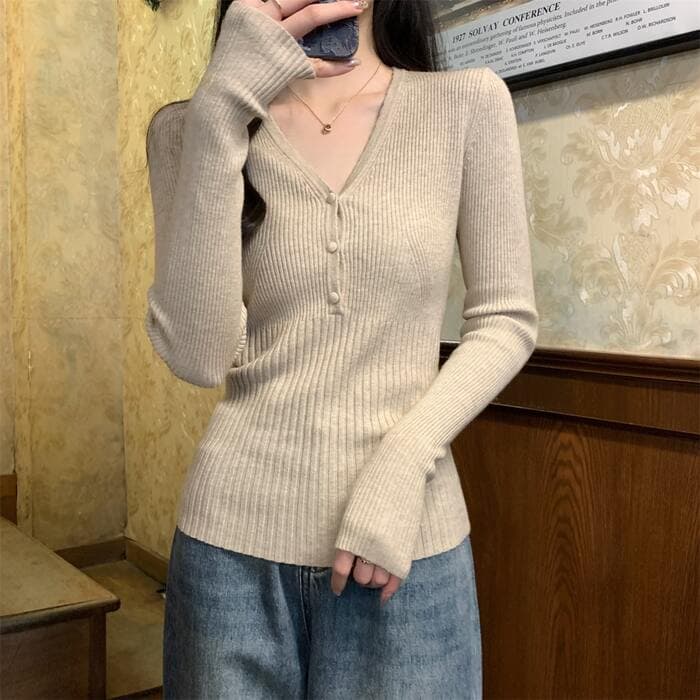 骨格ストレートVネックリブトップス
