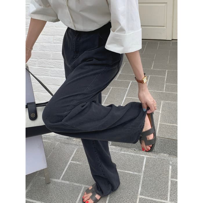 骨格ストレートブラックストレートデニム