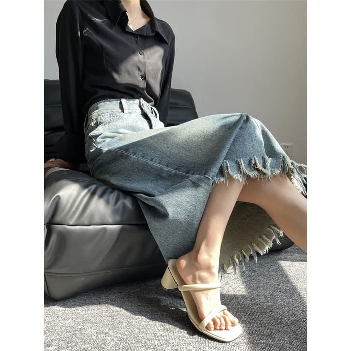 骨格ストレートカットオフデニムスカート