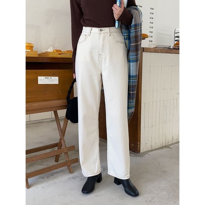 骨格ストレートストレートパンツ