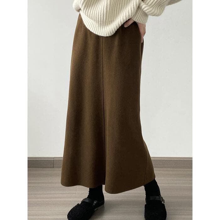骨格ストレートIラインニットスカート