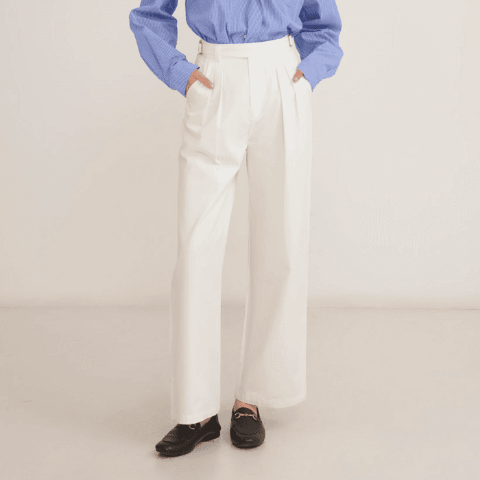骨格ストレートサイド調節ベルト付きストレートパンツ