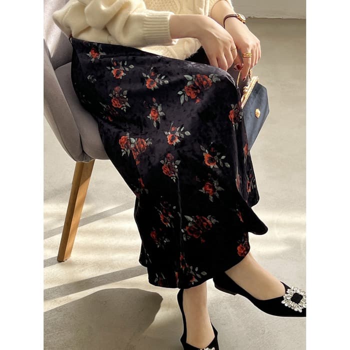 骨格ストレート花柄ベロアAラインスカート