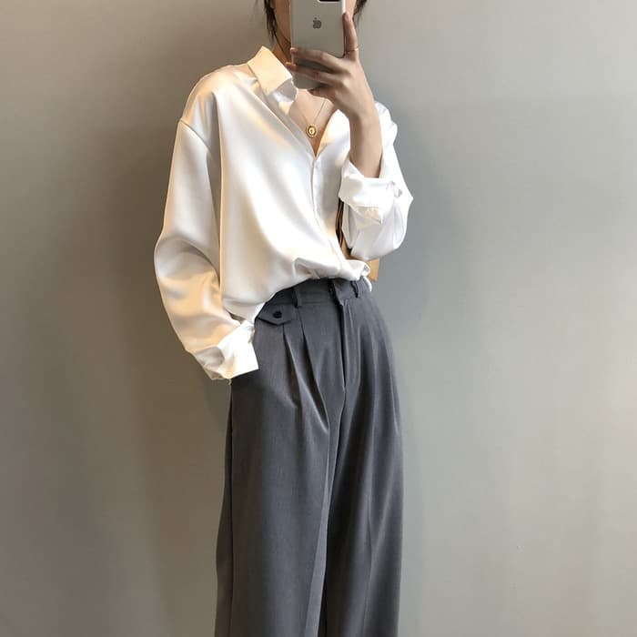 骨格ストレートサテンシャツ