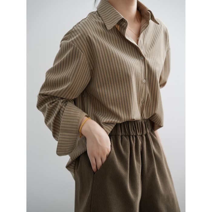 骨格ストレートストライプシャツトップス