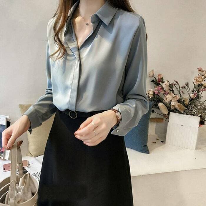 骨格ストレートシンプルブラウストップス