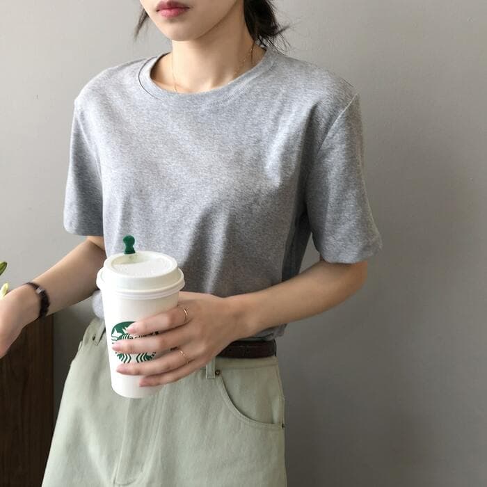 骨格ストレートラウンドネックTシャツ