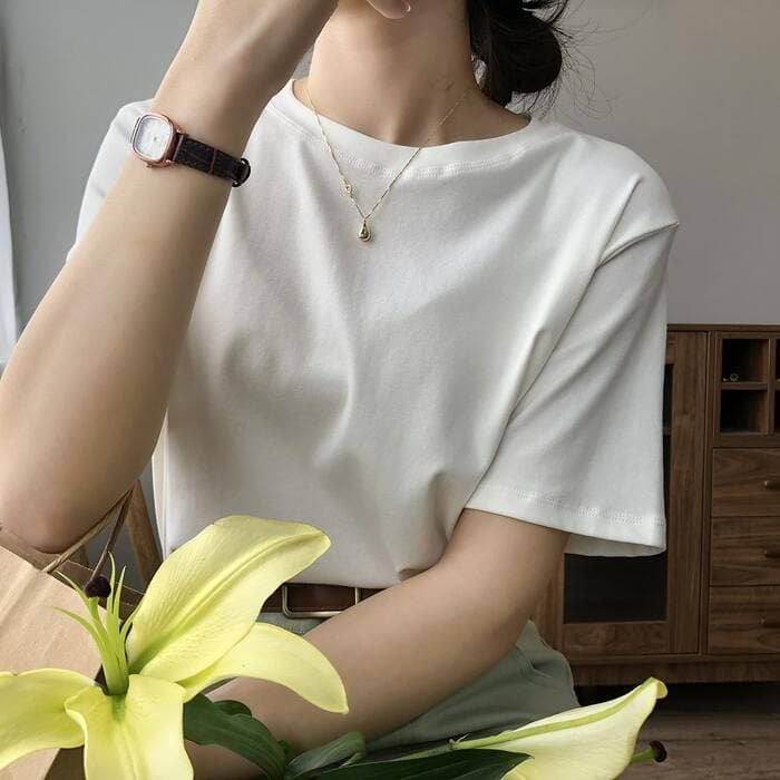 骨格ストレートラウンドネックTシャツ