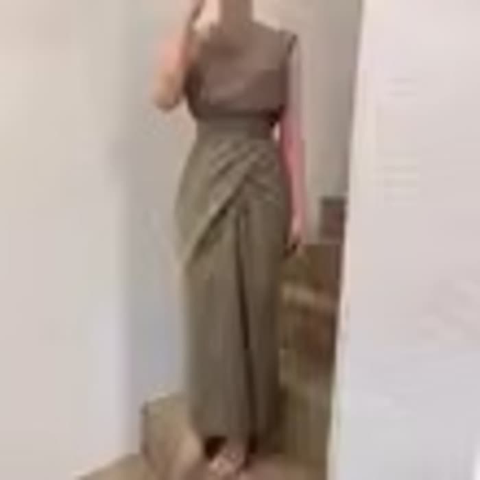 骨格ストレートデザインニッチロングワンピース