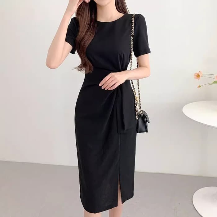 骨格ストレートラウンドネックラップ風ワンピース