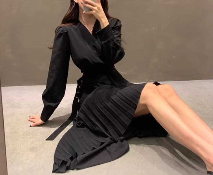 骨格ストレートアシメプリーツロングワンピース