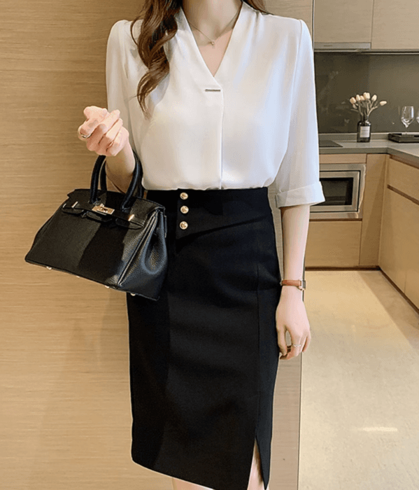 骨格ストレートパフスリーブVネックデザインブラウス