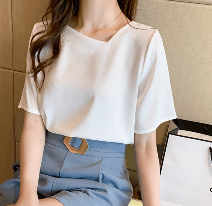 骨格ストレートアシンメトリーネックブラウス