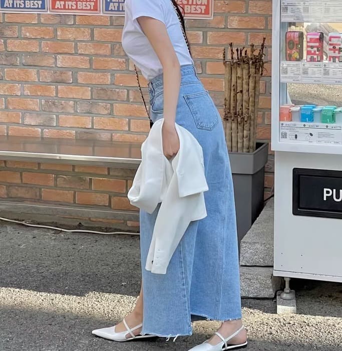骨格ストレートフロントスリットデニムスカート