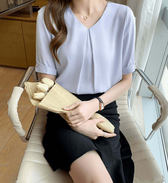 骨格ストレートVネックブラウストップス