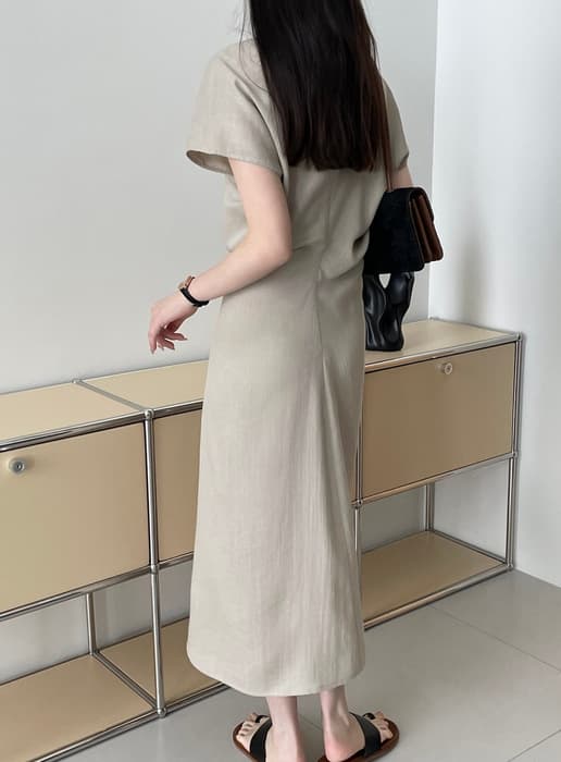骨格ストレートVネックウエストマークロングワンピース