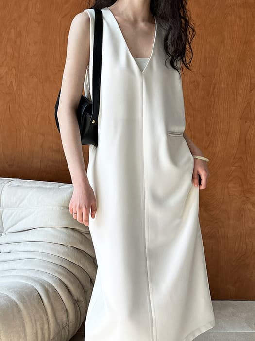 骨格ストレートVネックジャンパースカート