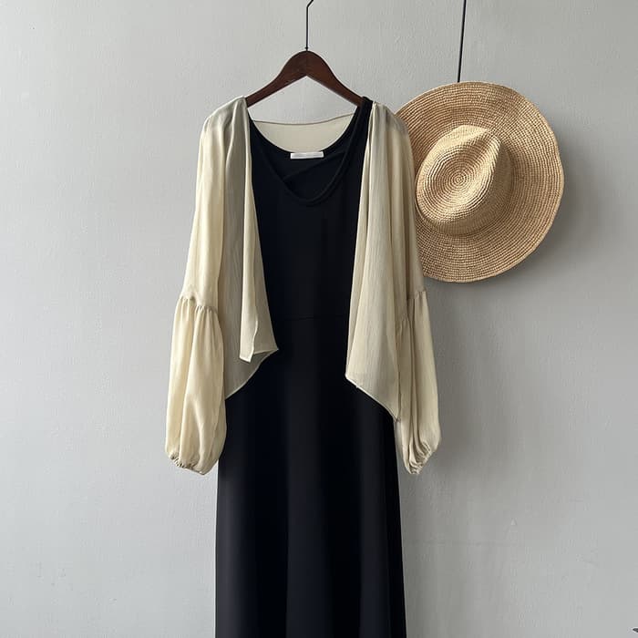 骨格ストレートアシンメトリーUネックロングワンピース