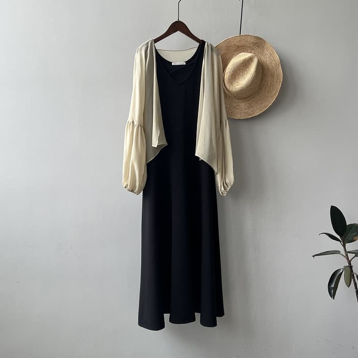 骨格ストレートアシンメトリーUネックロングワンピース