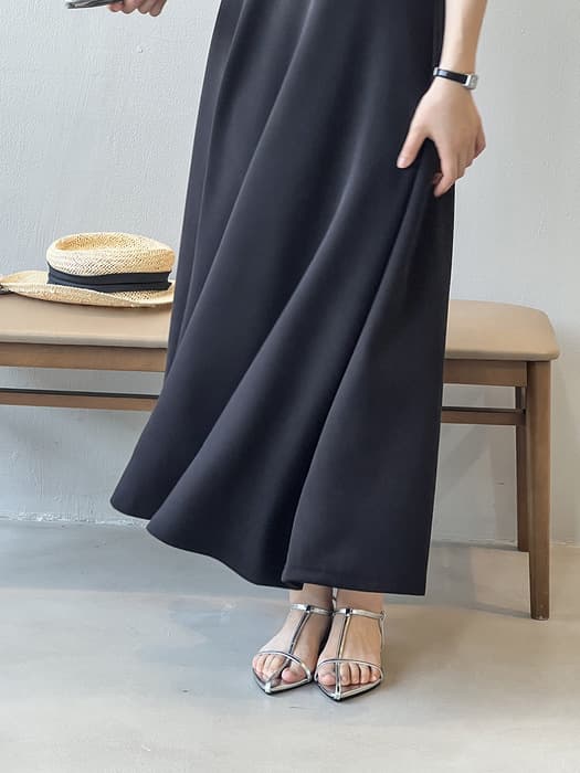 骨格ストレートアシンメトリーUネックロングワンピース
