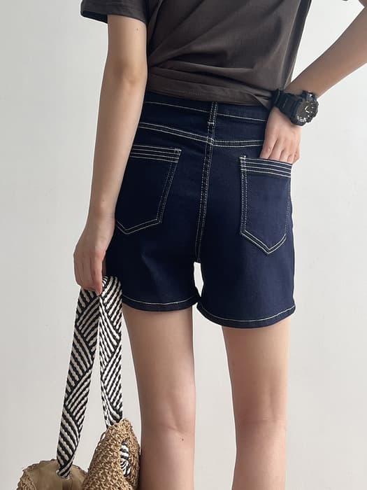 骨格ストレートショートデニムパンツ