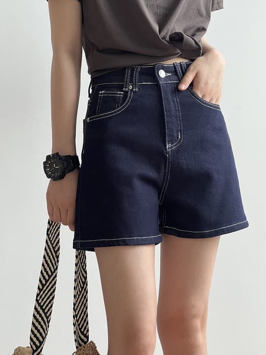 骨格ストレートショートデニムパンツ