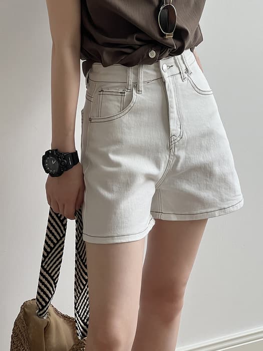 骨格ストレートショートデニムパンツ