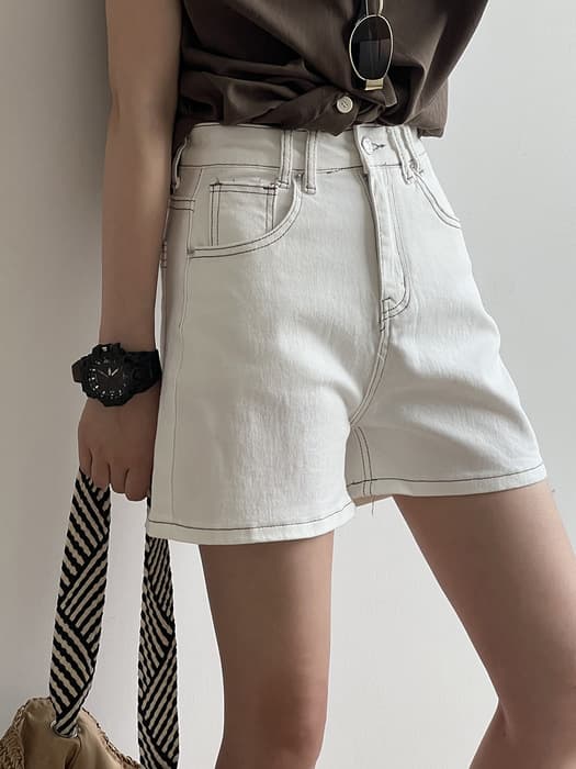 骨格ストレートショートデニムパンツ