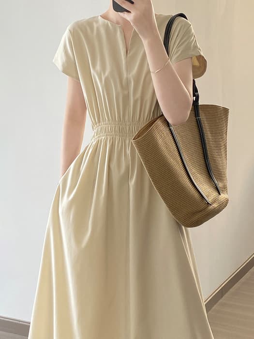 骨格ストレートキーネックウエストマークワンピース