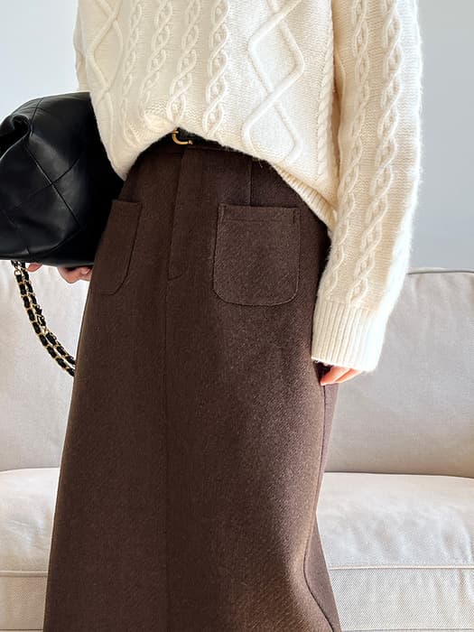 骨格ストレートバックスリット入りロングスカート