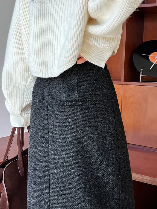 骨格ストレートバックスリット入りロングスカート