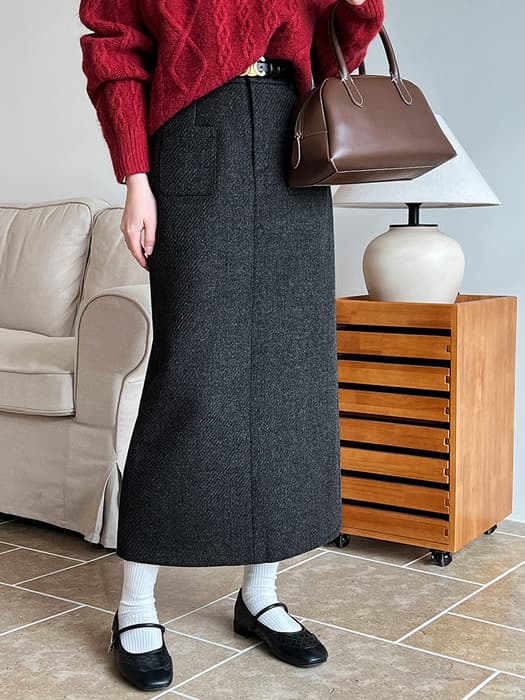骨格ストレートバックスリット入りロングスカート