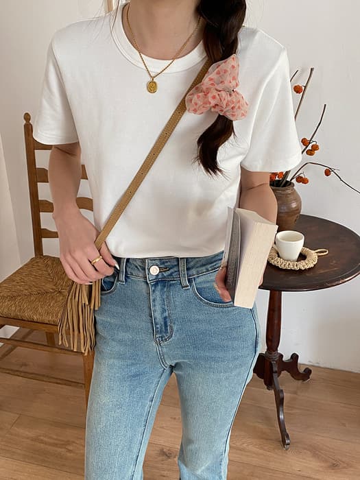 骨格ストレートラウンドネックカラーTシャツトップス