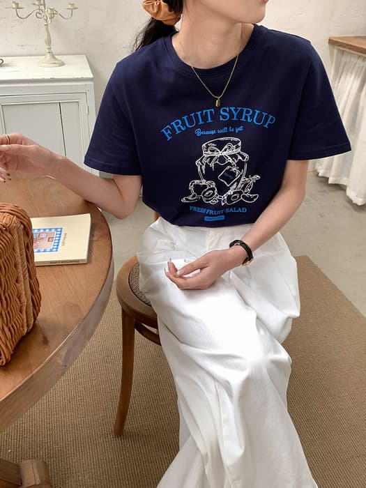 骨格ストレートフロントプリントTシャツトップス