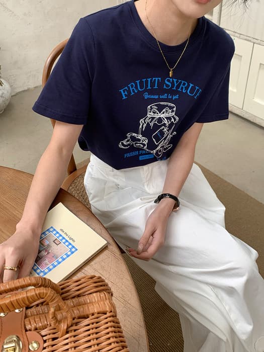 骨格ストレートフロントプリントTシャツトップス