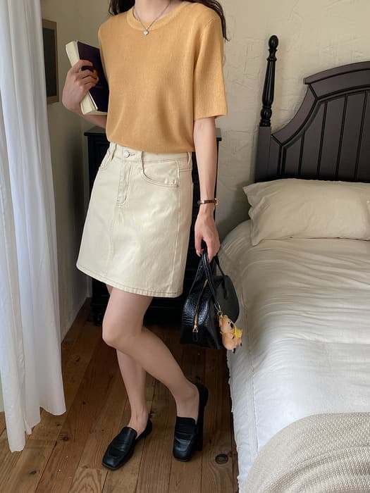 骨格ストレートさんに似合う膝丈スカート5選