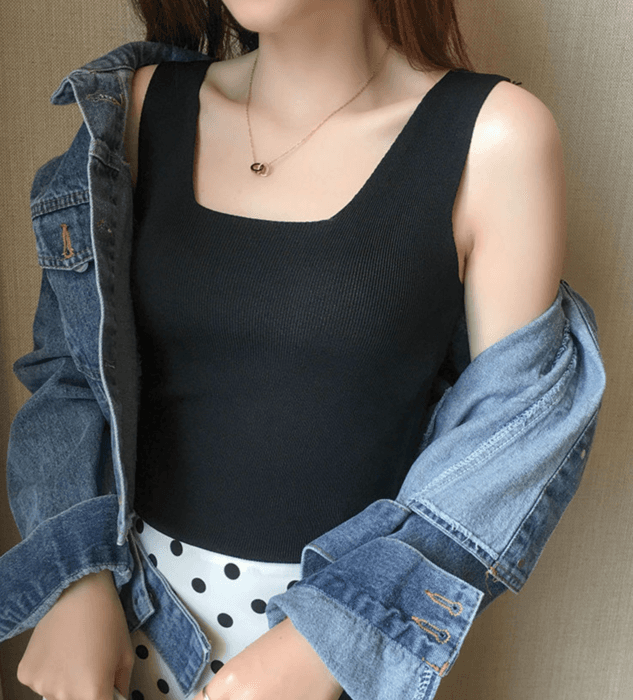 骨格ストレートスクエアネックノースリーブニット