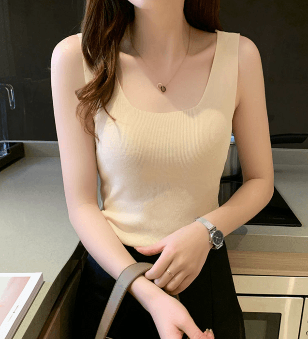 骨格ストレートスクエアネックノースリーブニット