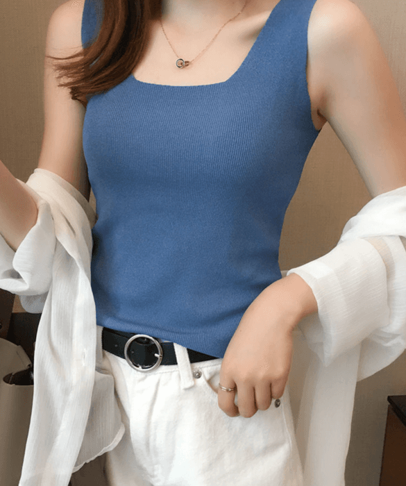 骨格ストレートスクエアネックノースリーブニット