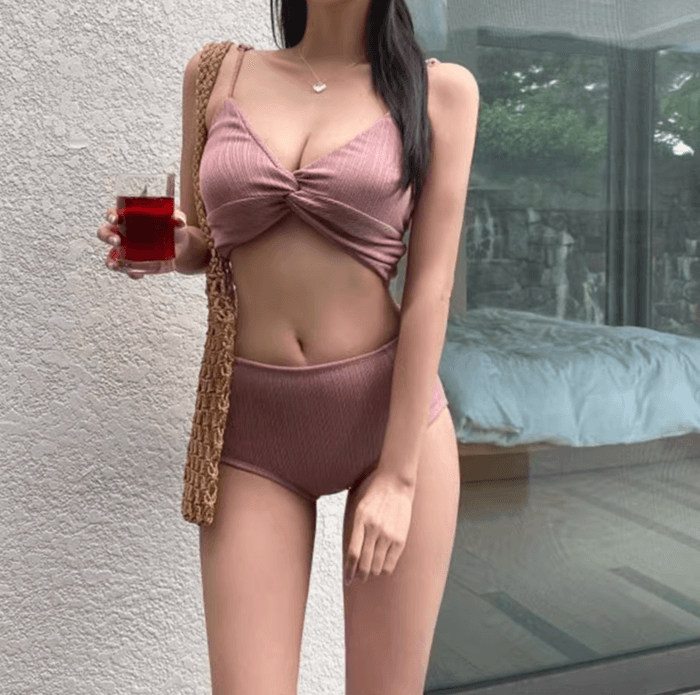 骨格ストレートツイストデザインビキニ