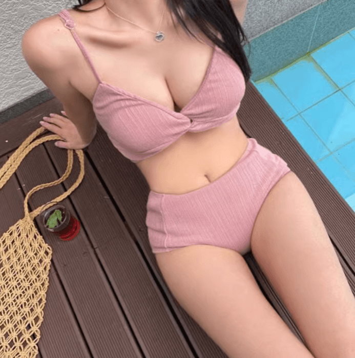 骨格ストレートツイストデザインビキニ