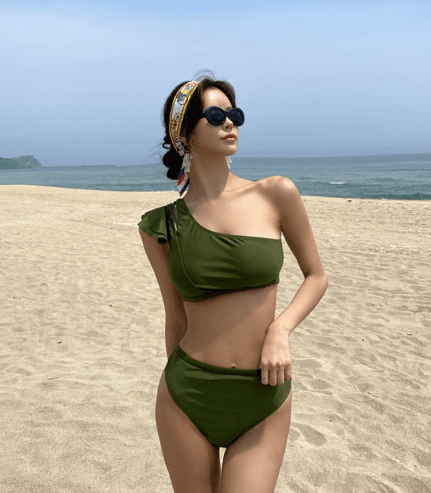 骨格ストレートワンショルダーフリル水着