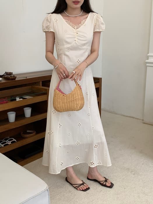 骨格ストレートVネックフロントタックロングワンピース