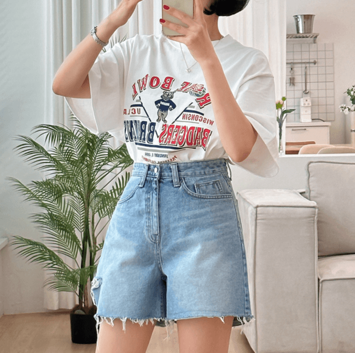 骨格ストレートダメージショートパンツ