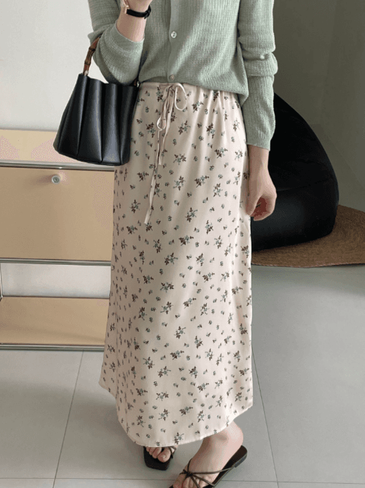 骨格ストレート花柄ロングスカート
