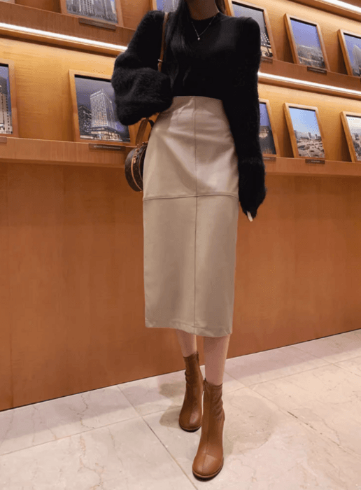 骨格ストレートレザーIラインスカート