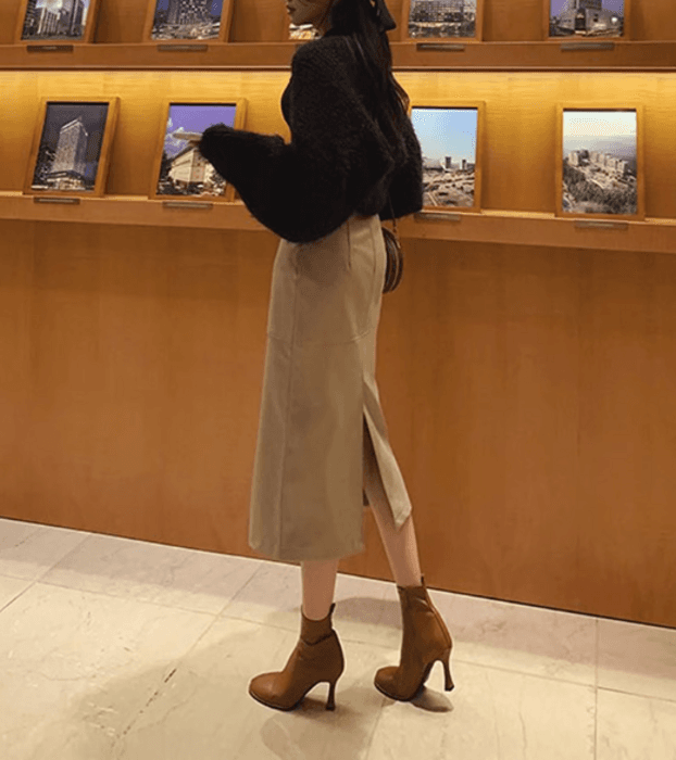 骨格ストレートレザーIラインスカート
